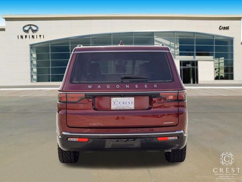 Used 2022 Jeep Wagoneer Series III image 4