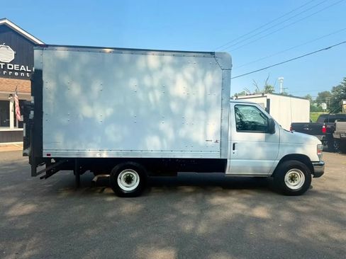 Used 2012 Ford E-350 and Econoline 350 Super Duty RWD image 8