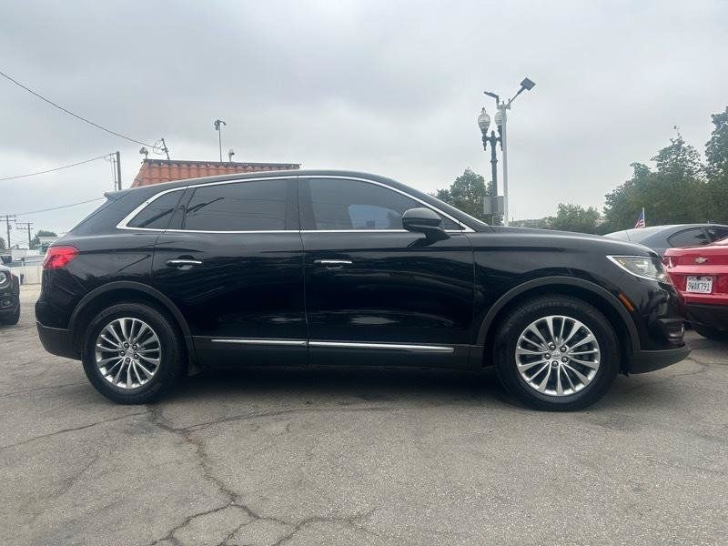 Used 2016 Lincoln MKX Select w/ Select Plus Package FWD image 3
