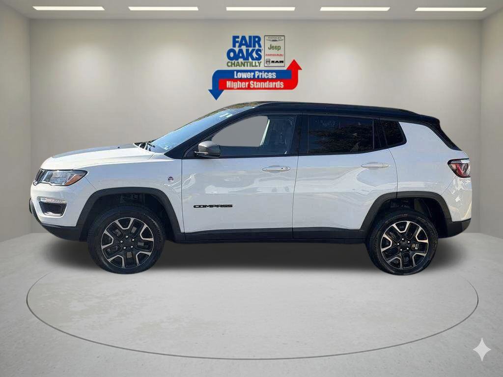Used 2019 Jeep Compass Trailhawk w/ Leather Interior Group AWD/4WD image 12