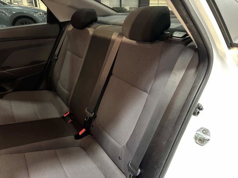 Used 2019 Hyundai Accent Limited image 12