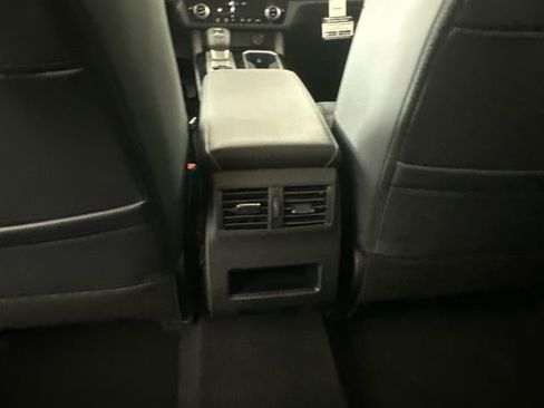 New 2026 Mitsubishi Outlander SE image 16