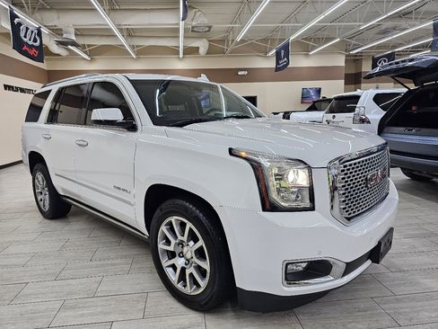 Used 2017 GMC Yukon Denali w/ Open Road Package image 5