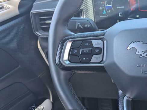 Used 2025 Ford Mustang Coupe image 19