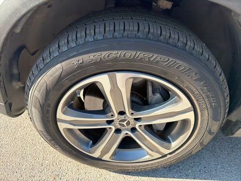 Used 2021 Mercedes-Benz GLC 300 image 11