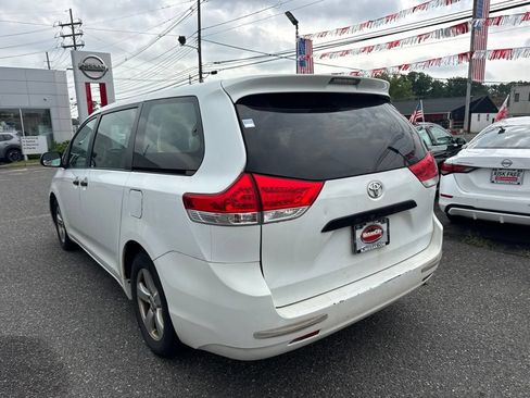 Used 2014 Toyota Sienna L FWD image 5