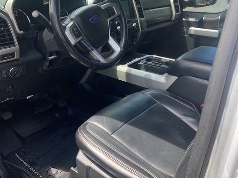 Used 2019 Ford F250 Lariat w/ Lariat Value Package AWD/4WD image 1