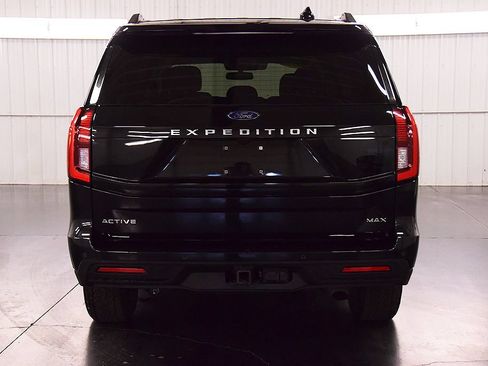 Used 2025 Ford Expedition Max Active AWD/4WD image 6