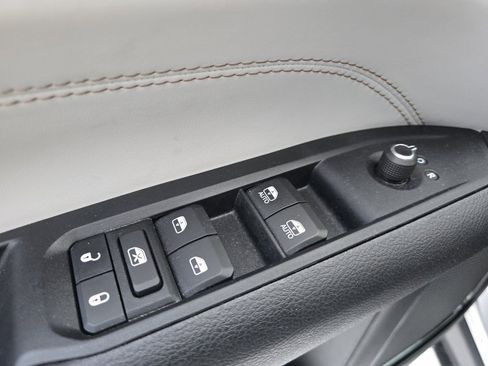 Used 2022 Jeep Compass Limited image 29