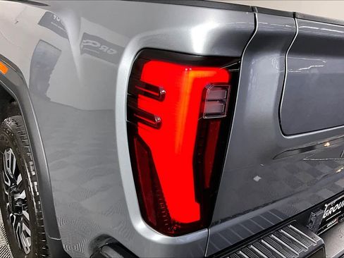 Used 2024 GMC Sierra 2500 Denali Ultimate AWD/4WD image 27