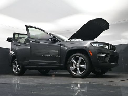 Used 2022 Jeep Grand Cherokee Limited RWD image 40