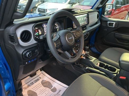 Used 2024 Jeep Wrangler Willys image 13