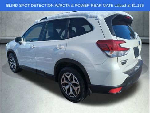 Used 2023 Subaru Forester Premium image 3