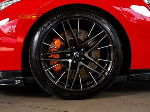 Used 2023 Nissan GT-R Premium w/ Floor Mat Package image 10