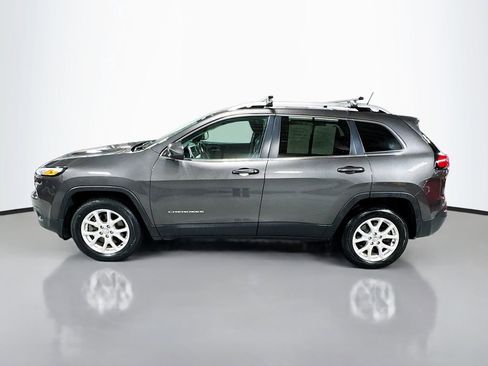 Used 2018 Jeep Cherokee Latitude Plus w/ Cold Weather Group image 10