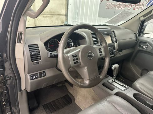 Used 2013 Nissan Frontier SL image 26