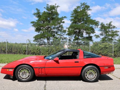 Used 1987 Chevrolet Corvette Coupe RWD image 4