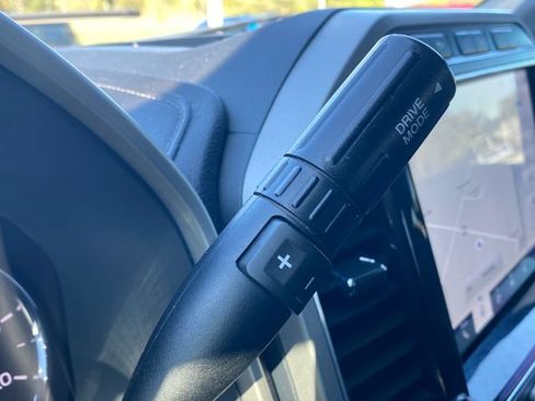 Used 2022 Ford F250 Lariat w/ Black Appearance Package AWD/4WD image 29