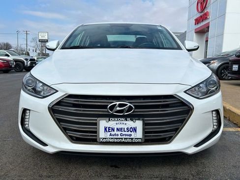 Used 2017 Hyundai Elantra Limited w/ Limited Tech Package 04 image 2