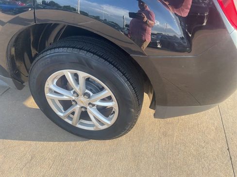Used 2017 Chevrolet Equinox LT FWD image 10