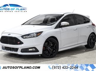 Used 2017 Ford Focus ST FWD video 1