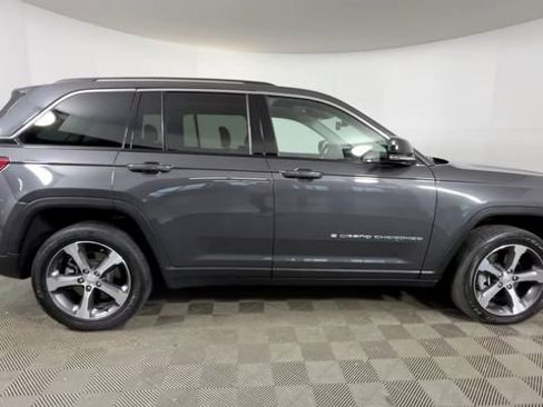 Used 2023 Jeep Grand Cherokee 4WD 4xe image 3
