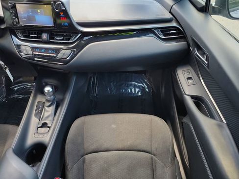 Used 2018 Toyota C-HR XLE FWD image 12