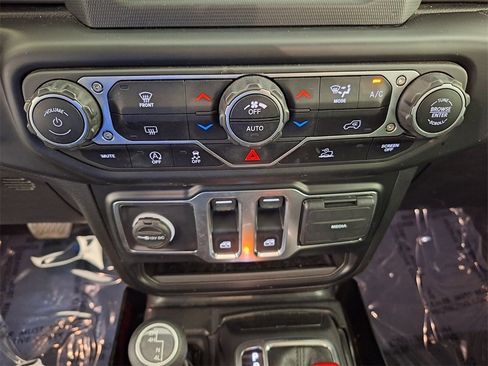 Certified 2021 Jeep Wrangler Sport S image 19