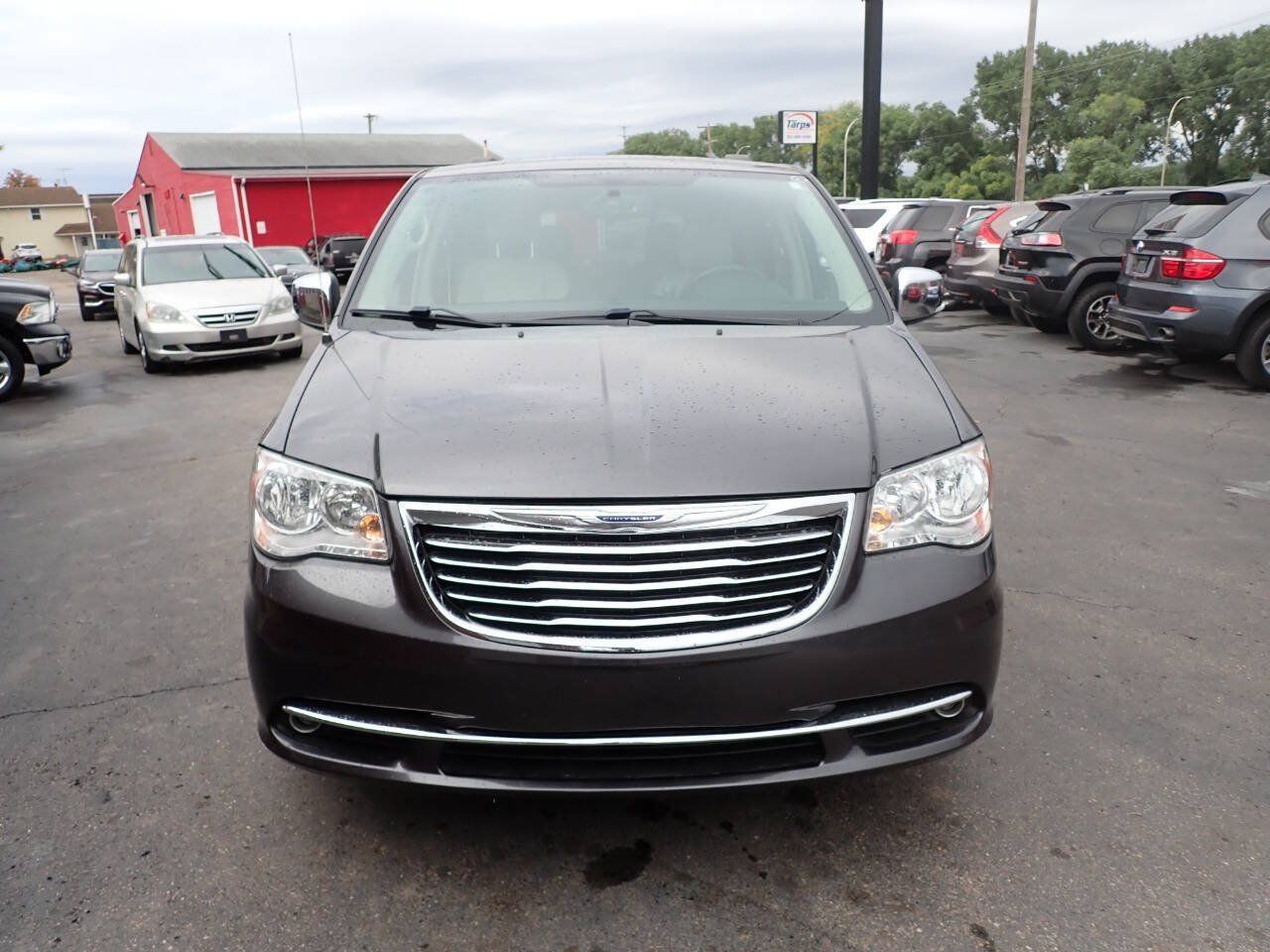 Used 2015 Chrysler Town & Country Touring-L w/ Driver Convenience Group FWD image 2