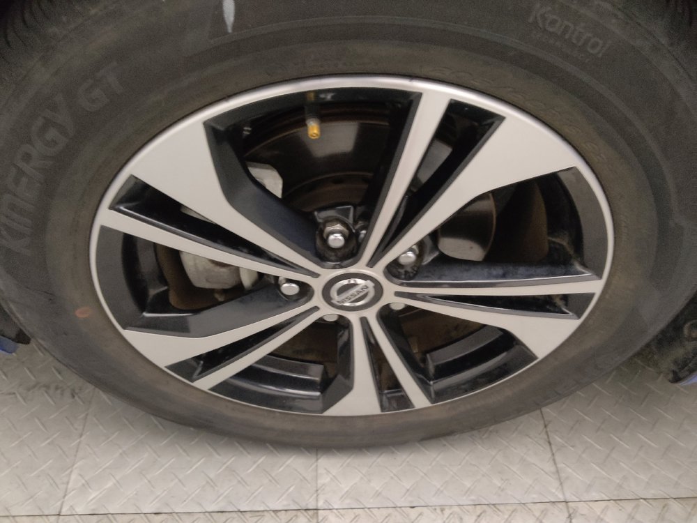 Used 2023 Nissan Sentra SV w/ All-Weather Package FWD image 31