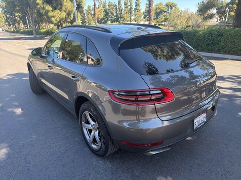 Used 2018 Porsche Macan Base image 6