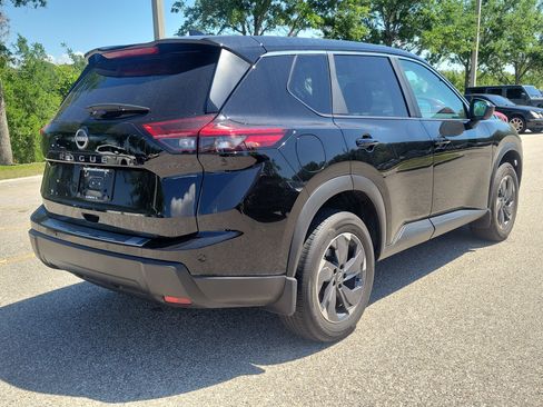 Certified 2025 Nissan Rogue SV FWD image 5