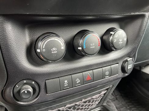 Used 2017 Jeep Wrangler Sport AWD/4WD image 34