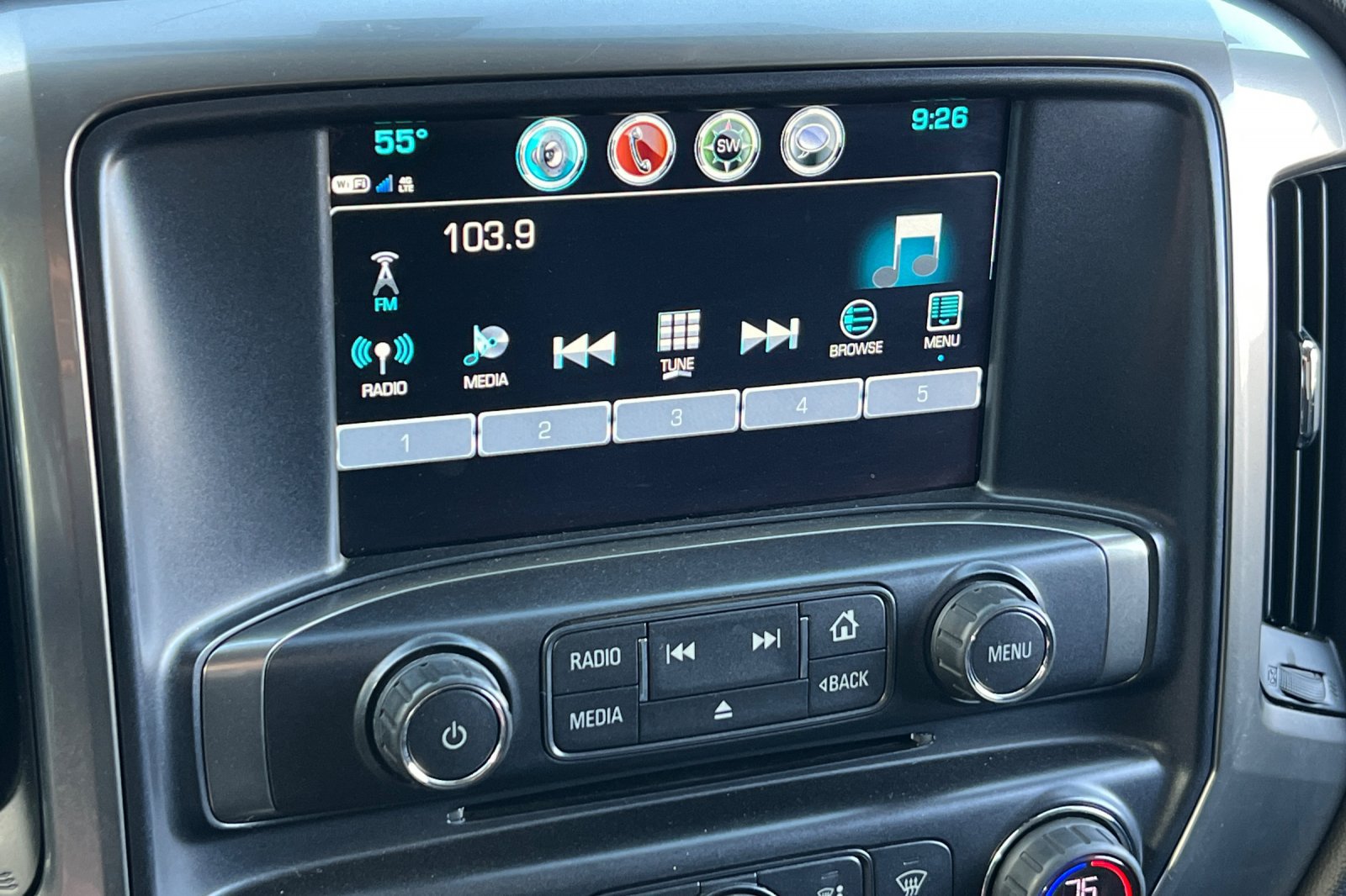 Used 2018 Chevrolet Silverado 1500 LT w/ All Star Edition AWD/4WD image 24