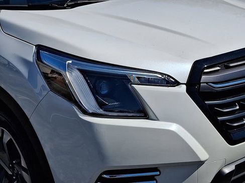 Used 2023 Subaru Forester Touring image 10