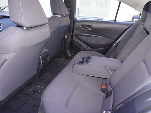 Used 2022 Toyota Corolla LE image 6