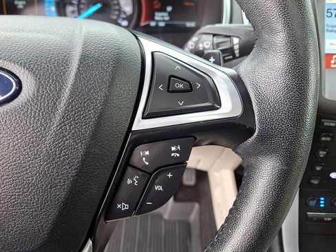 Used 2018 Ford Edge Titanium w/ Equipment Group 302A AWD/4WD image 18