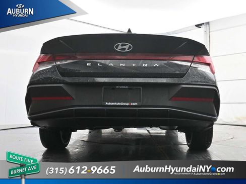 New 2026 Hyundai Elantra Sport FWD image 17