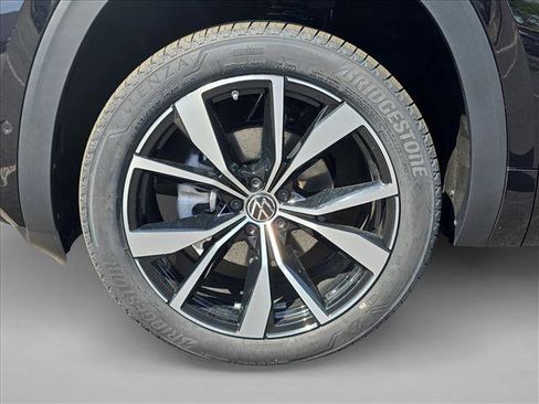 New 2026 Volkswagen Atlas SEL Premium R-Line AWD/4WD image 13
