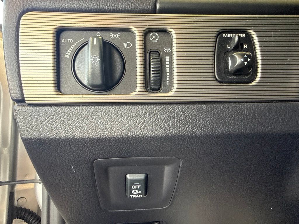 Used 2004 Ford Thunderbird RWD image 13