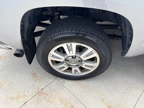 Used 2017 Toyota Tundra Platinum AWD/4WD image 10