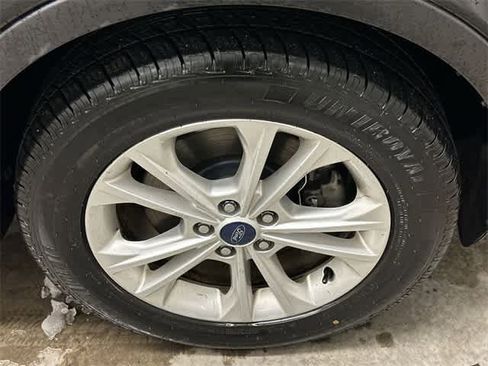 Used 2017 Ford Escape SE image 5