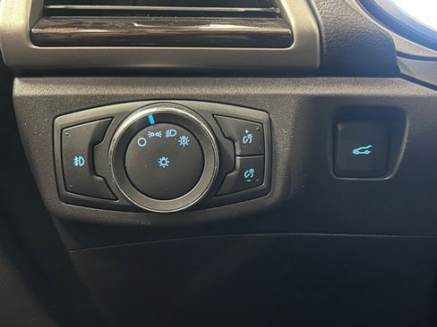 Used 2016 Ford Fusion SE w/ Equipment Group 202A FWD image 7