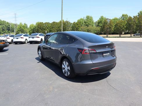 Used 2022 Tesla Model Y Long Range AWD/4WD image 9