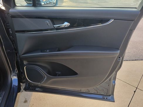 Certified 2022 Lincoln Nautilus AWD w/ Premium Package image 25