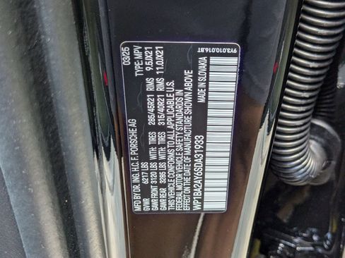 Certified 2025 Porsche Cayenne Coupe image 30