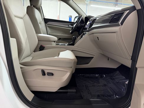 Used 2021 Volkswagen Atlas SEL FWD image 30