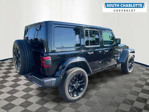 Used 2024 Jeep Wrangler Unlimited Sahara AWD/4WD image 4