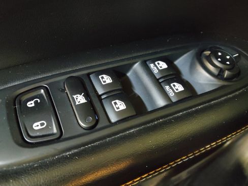 Used 2018 Jeep Compass Sport image 27