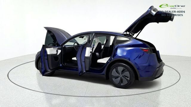 Used 2026 Tesla Model Y AWD image 16